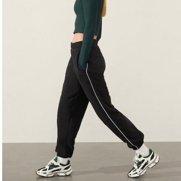 NWT Athleta Forever Fleece High-Rise Piping Jogger In Black White Size Large - Picture 1 of 12